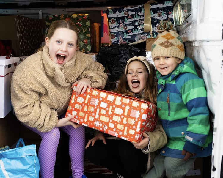Donate Christmas gifts Donate Christmas gifts